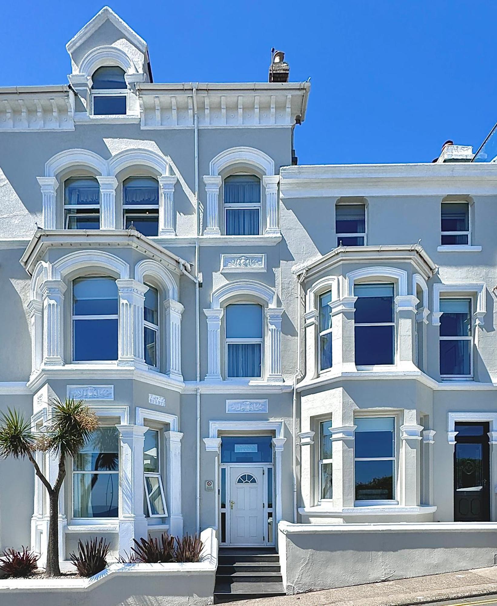 Promenade House Aparthotel Douglas Bagian luar foto